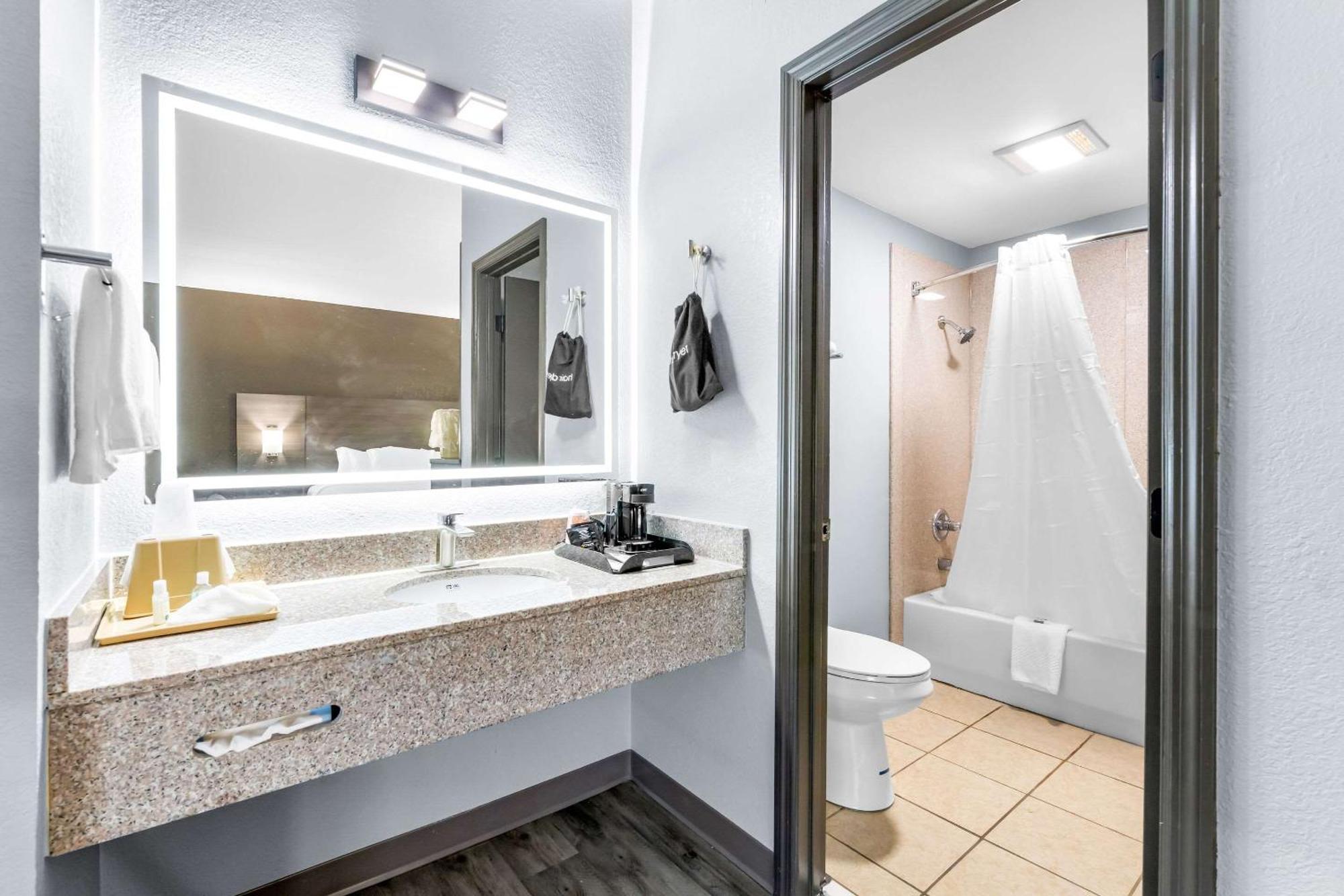 Quality Inn Lawrenceburg Extérieur photo